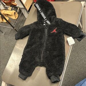 Jordan Fleece Black and Red Kids Footie